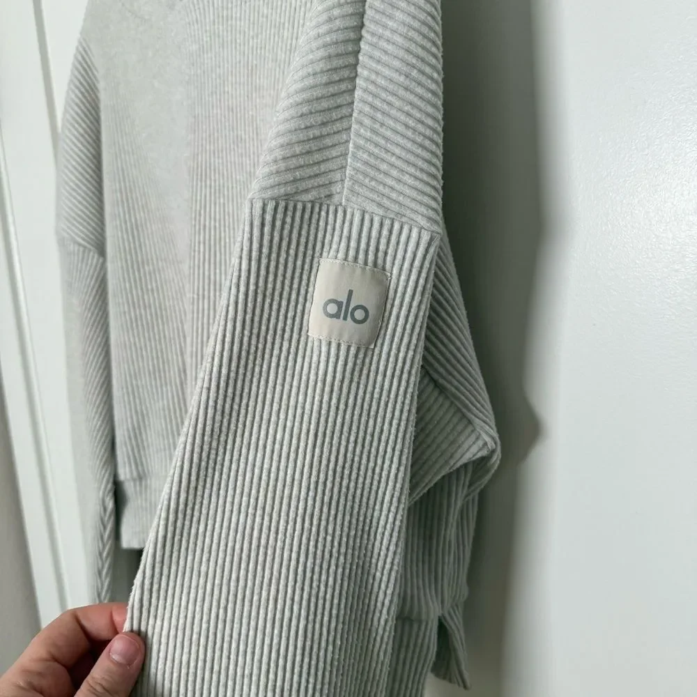 ALO Yoga Muse Cropped Hoodie Womens Sz L Gray Ribbed Long Sleeve Athleisure